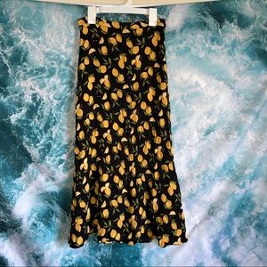 NWOT Reformation Bea skirt in lemon print